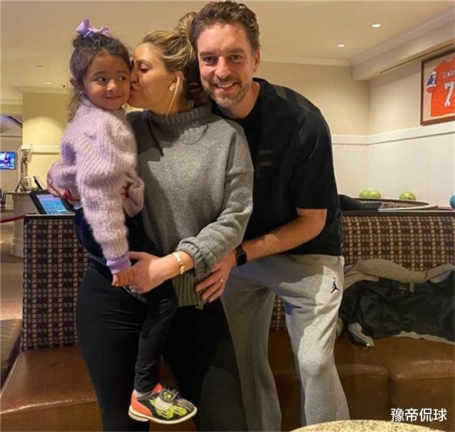 科比·布萊恩特|科比兄弟靠譜？照顧瓦妮莎變憔悴！曼巴女王多人追求！科比高興嗎