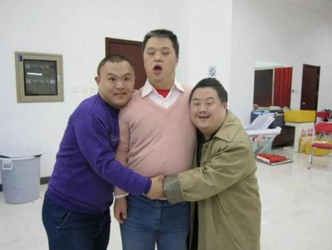 饭饭妈妈育儿|为什么唐氏综合征的人都长着“同一张脸”?唐氏综合征到底是啥?