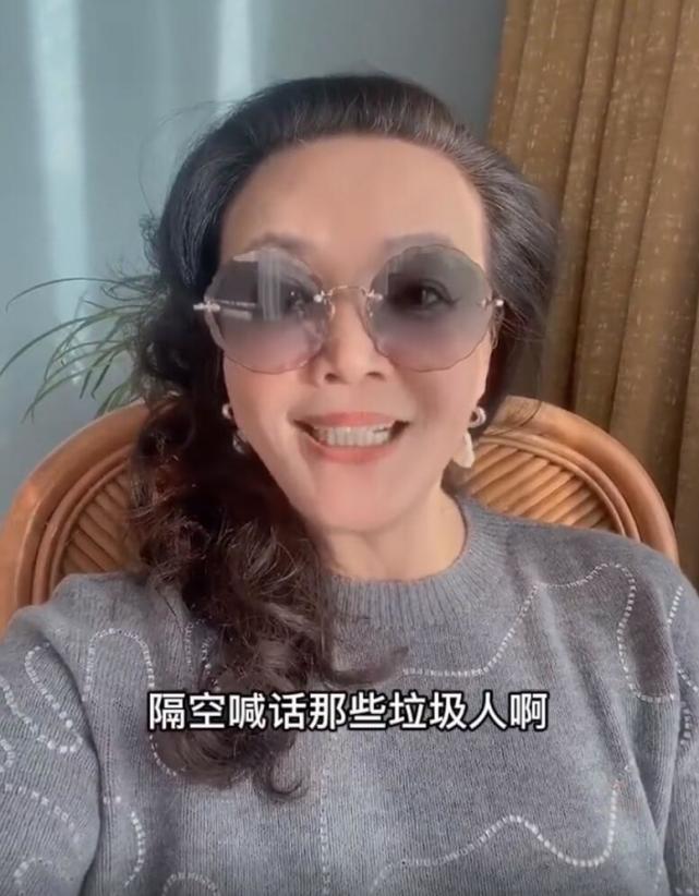 汪小菲|汪小菲发话“挨个告”后，张兰怒斥垃圾人，点赞儿子背锅信息量大
