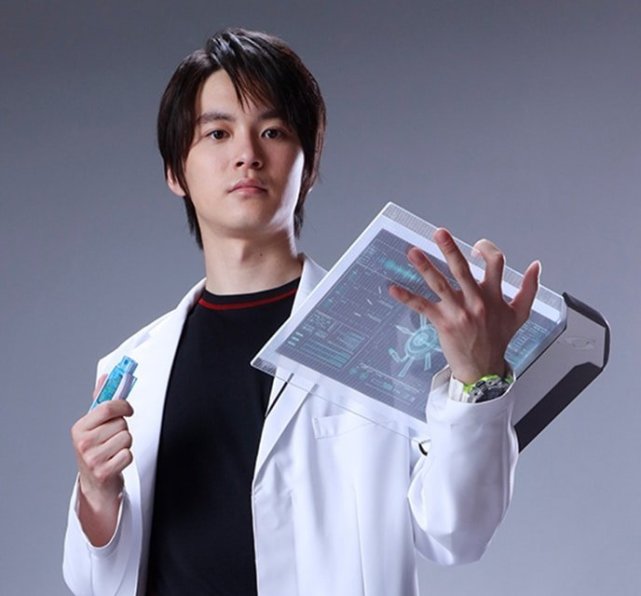 acgn漫评|特利迦奥特曼：男主的变身器是由“情敌”开发的？剧情有内味了