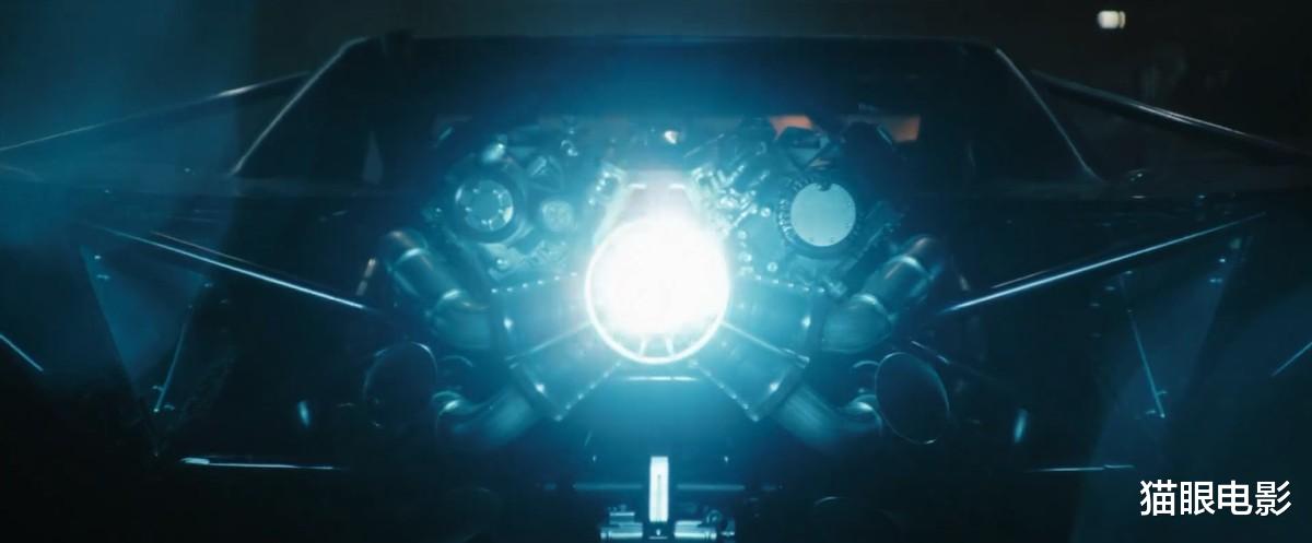新蝙蝠侠|新蝙蝠侠画面燃爆了！蝙蝠车冒蓝火好霸气，猫女一头红发造型抢镜