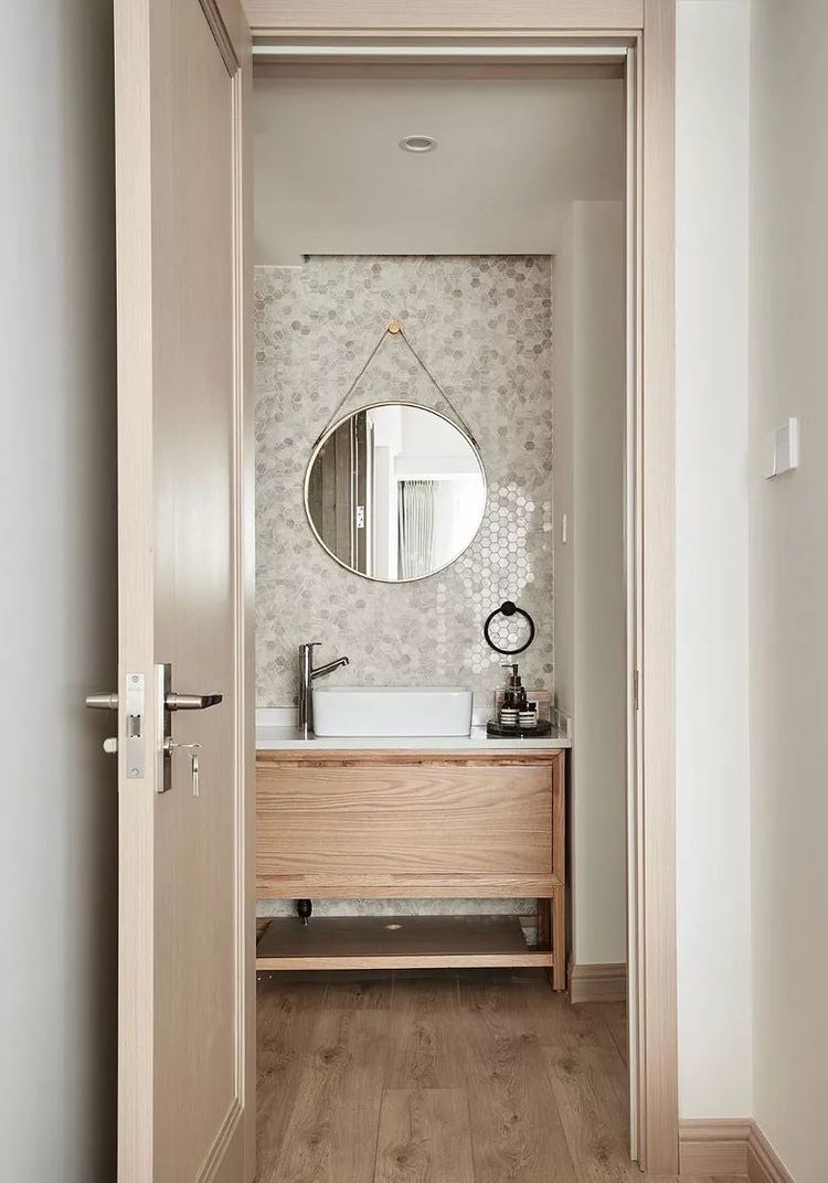 |新房装成原木简约清风，温馨漂亮，一个玄关柜更是实用好看！