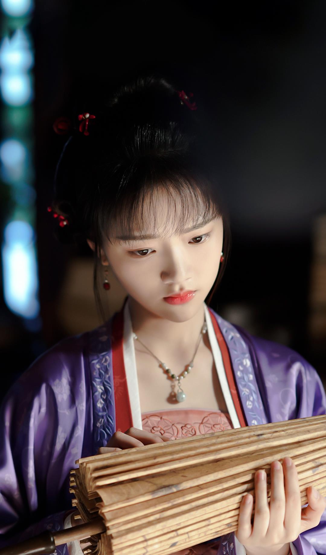 木木尔小倩|现代装只能演“草根”，古装却灵得令人“心碎”，她是头一个