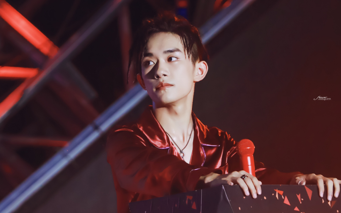 流量小生|2021流量小生竞争激烈，肖战逆袭，任嘉伦陷危机，龚俊成黑马