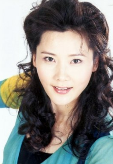 何赛飞|因长得太美无人敢追，父亲因她至今未娶，她的魅力究竟有多大？