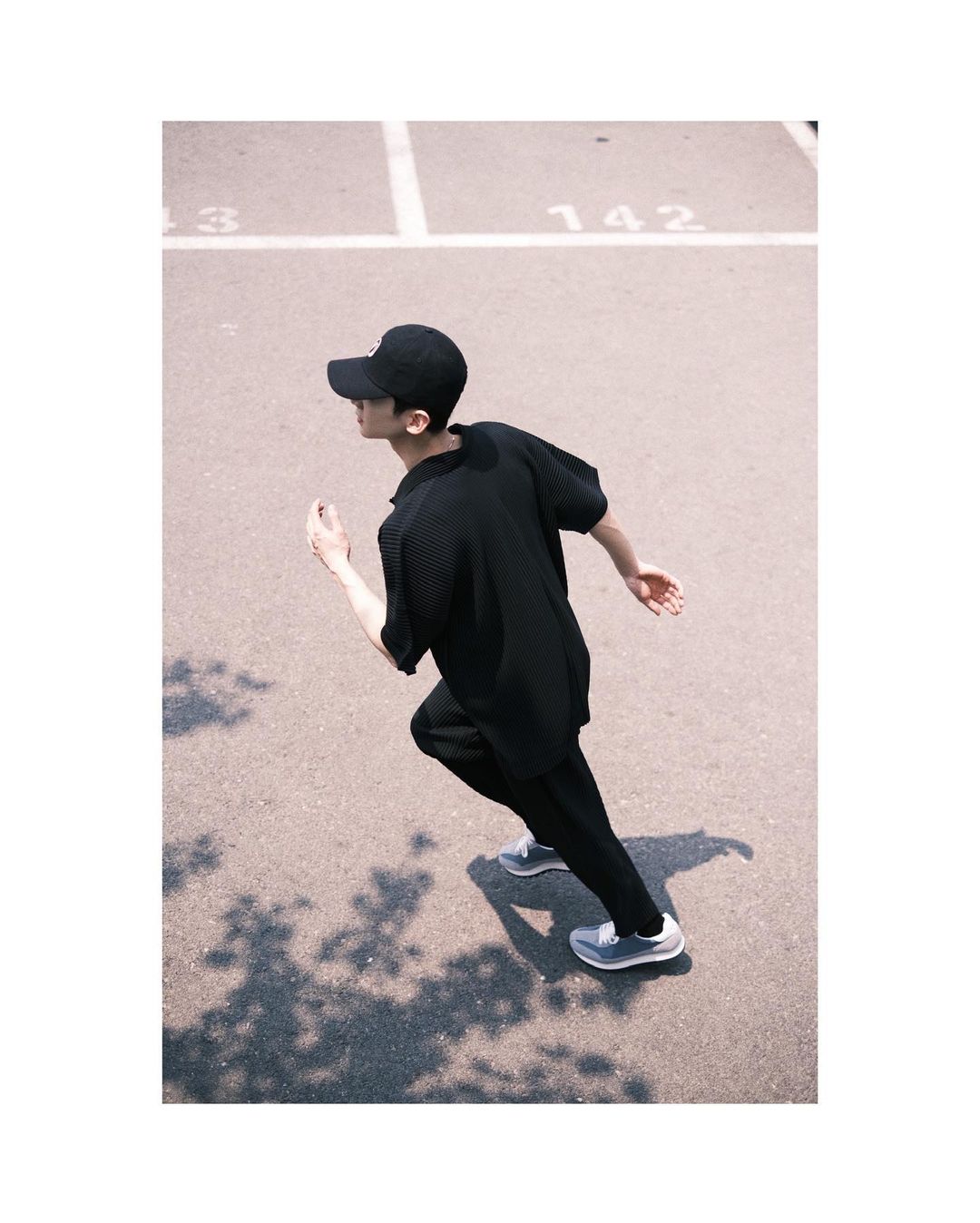 FLIGHTCLUB中文站|Jennie「渣女穿搭」火了！这身材穿400块球鞋真顶！还有新晋长腿球鞋女神！