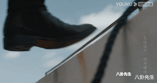 国产剧|国产剧真敢拍！女主坠楼安全落地，神仙打架用枪，古代惊现热气球