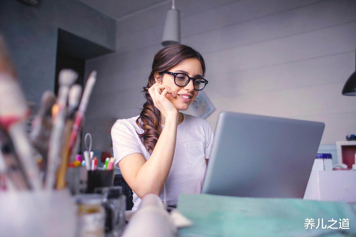 人才管理|“孩子上幼儿园了，但我还在家待命”全职宝妈在家蹲，怪现实残酷