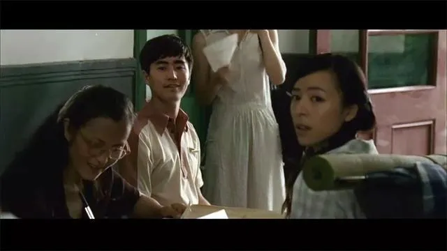 毛晓彤|33岁毛晓彤“官宣”刷爆热搜：情侣照都拍3次了，他们不结婚很难收场吧！