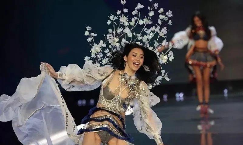 奚梦瑶|梁安琪看不起奚梦瑶，为何还同意她做儿媳妇？原来我们都小看她了