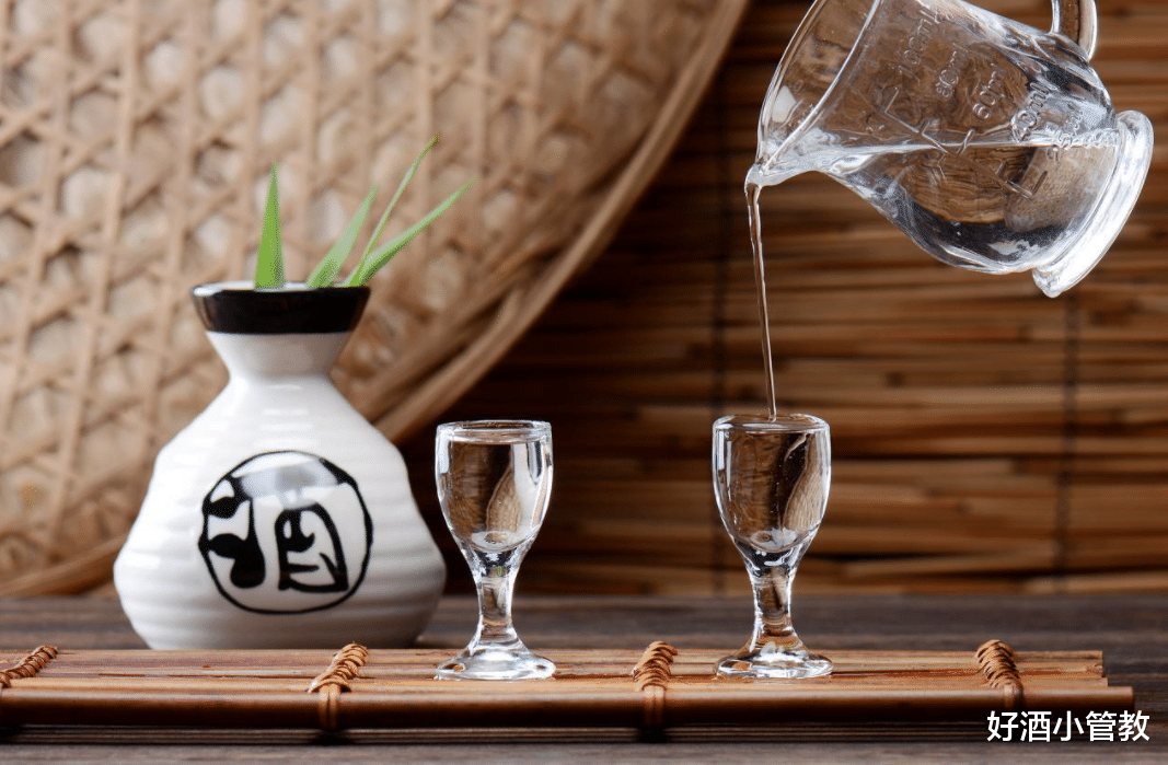 腹泻|喝白酒,为何大家都喜欢用小杯?是方便“一口干”吗?看完涨知识