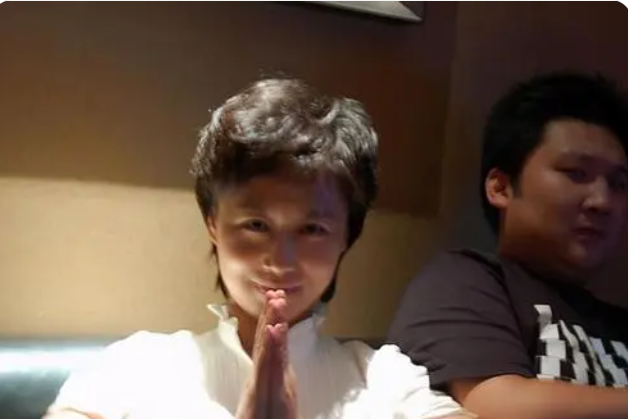 主持人|主持人魏笑婚礼变葬礼，父亲的坚持让人泪目：在我心中她从未离开