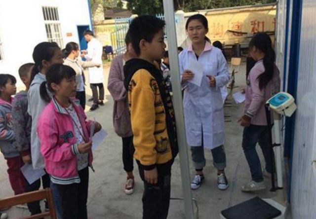 西红柿妈妈|妈妈花五千块却换来了孩子“性早熟”：想孩子长高，还得吃对食物