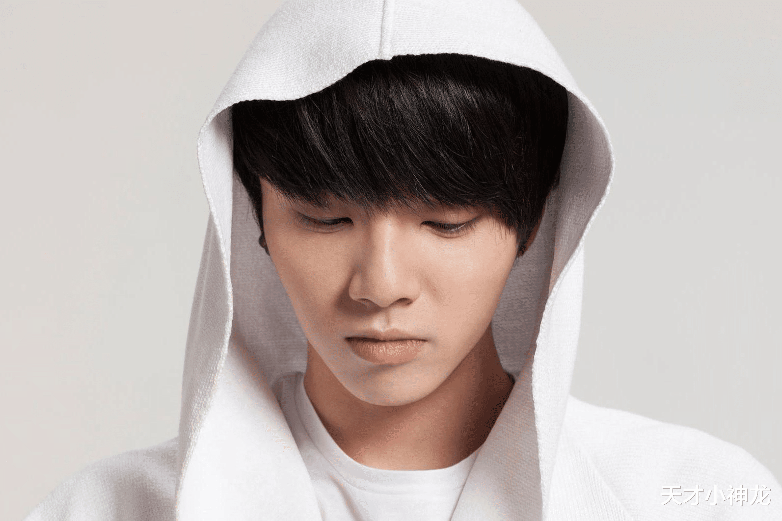 华晨宇|华晨宇再曝新恋情？张碧晨嫁入豪门未果，却被她人宣誓主权