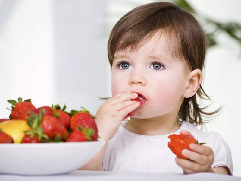 格格巫育儿|四个月喂辅食和6个月喂辅食的宝宝有什么区别，表现明显吗？