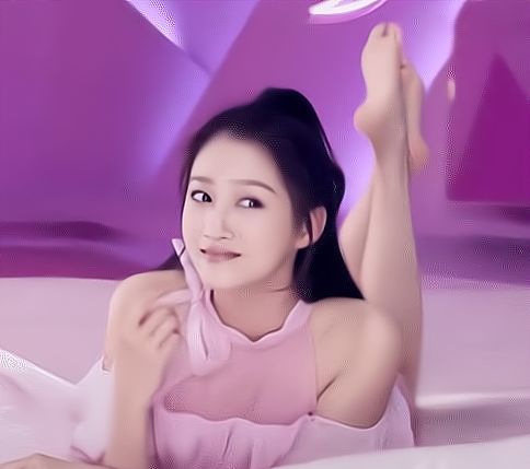 关晓彤|关晓彤拍摄“卫生巾”广告，未修图照曝光，网友：这太撩人了