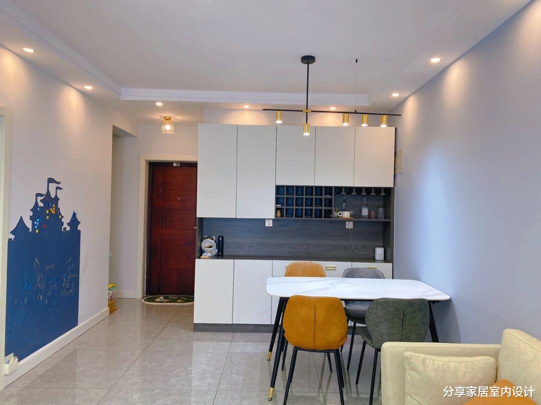 |60平北欧风格新房，墙面刷网红灰，全屋很漂亮，一家人都很满意！