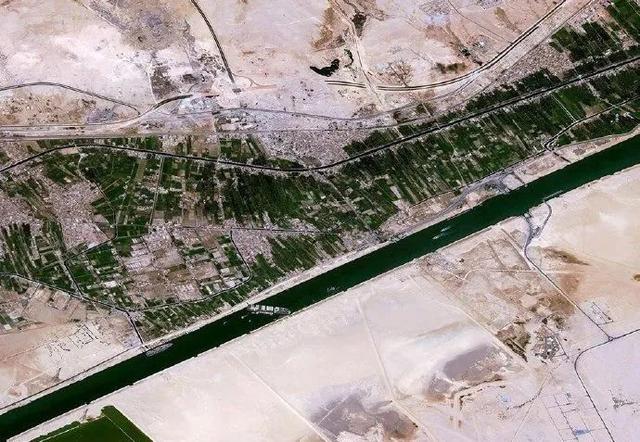 北美留学生日报 谁能想到呢？好不容易苏伊士运河通了，长赐号却还被“卡”着…