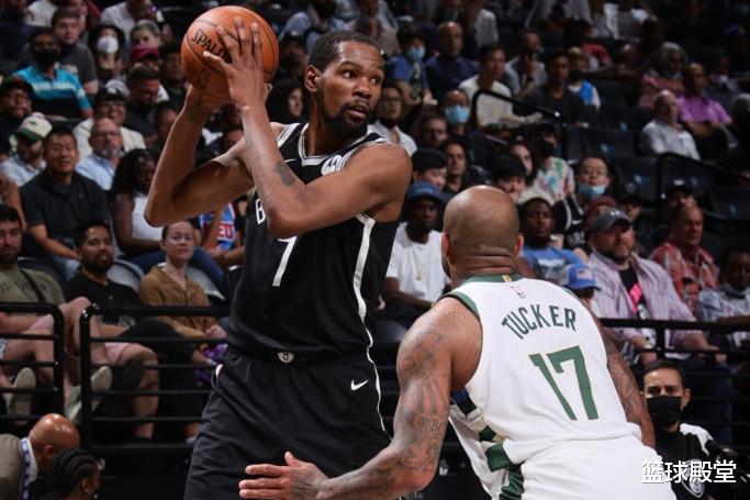 篮网队|雄鹿输篮网！攻守全崩，字母哥犯病，米德尔顿+布登成毒瘤