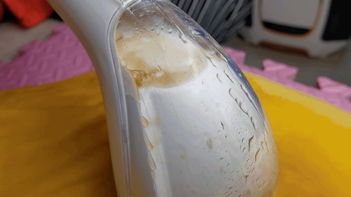 一喷二刷三抽四吸，仅用四步，UWANT布艺清洗机破解家居清洁难题