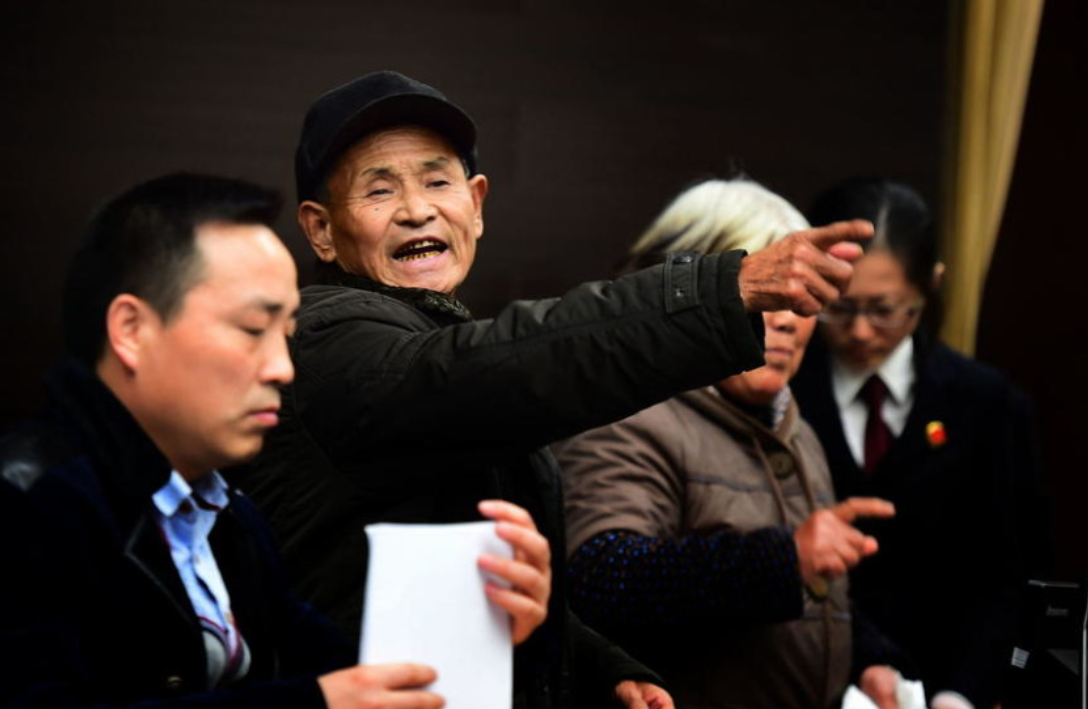 歪妈亲子故事|学费130万换来月薪5千？90后男孩抱怨父母：咋不拿这钱去买房？