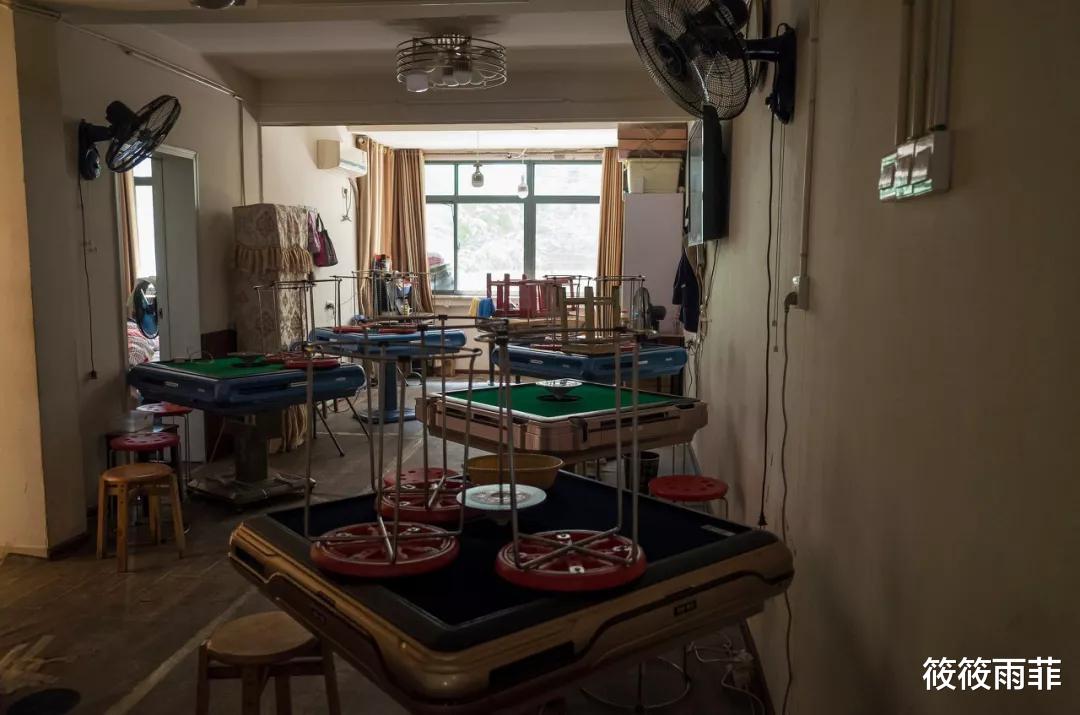 打麻将|为什么很多麻将馆老板说:麻将馆开久了,人会崩溃,你怎么看?