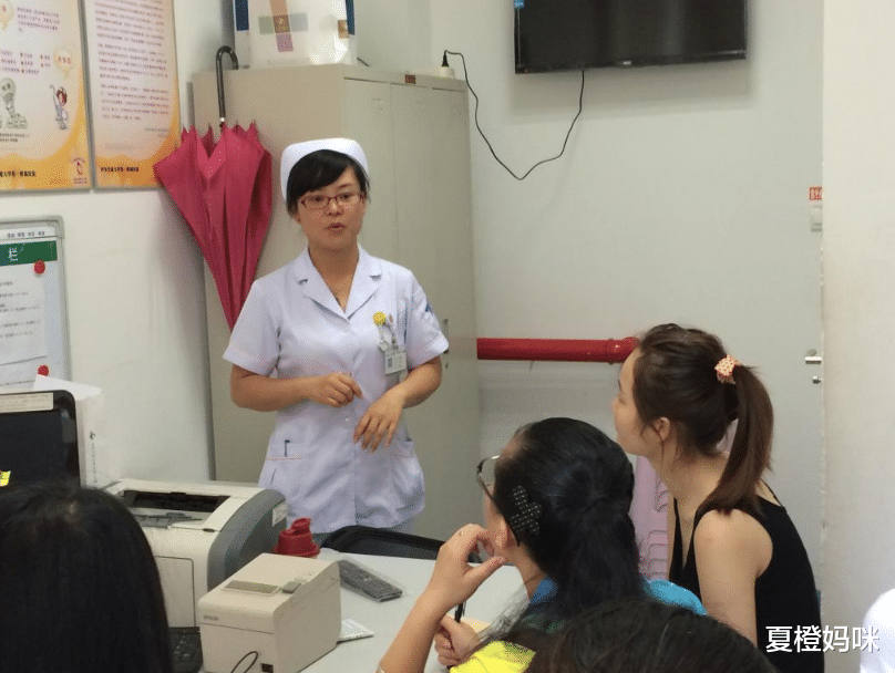 夏橙妈咪|大学开学之前，女生频繁出入“医院”，背后的原因让家长感到无奈