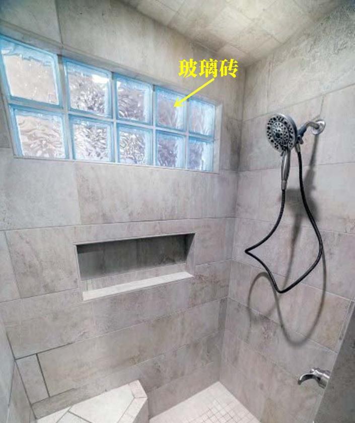 最新主卫没窗户怕啥！拆墙换百叶窗，卫生间门改斜，4招变“明卫”