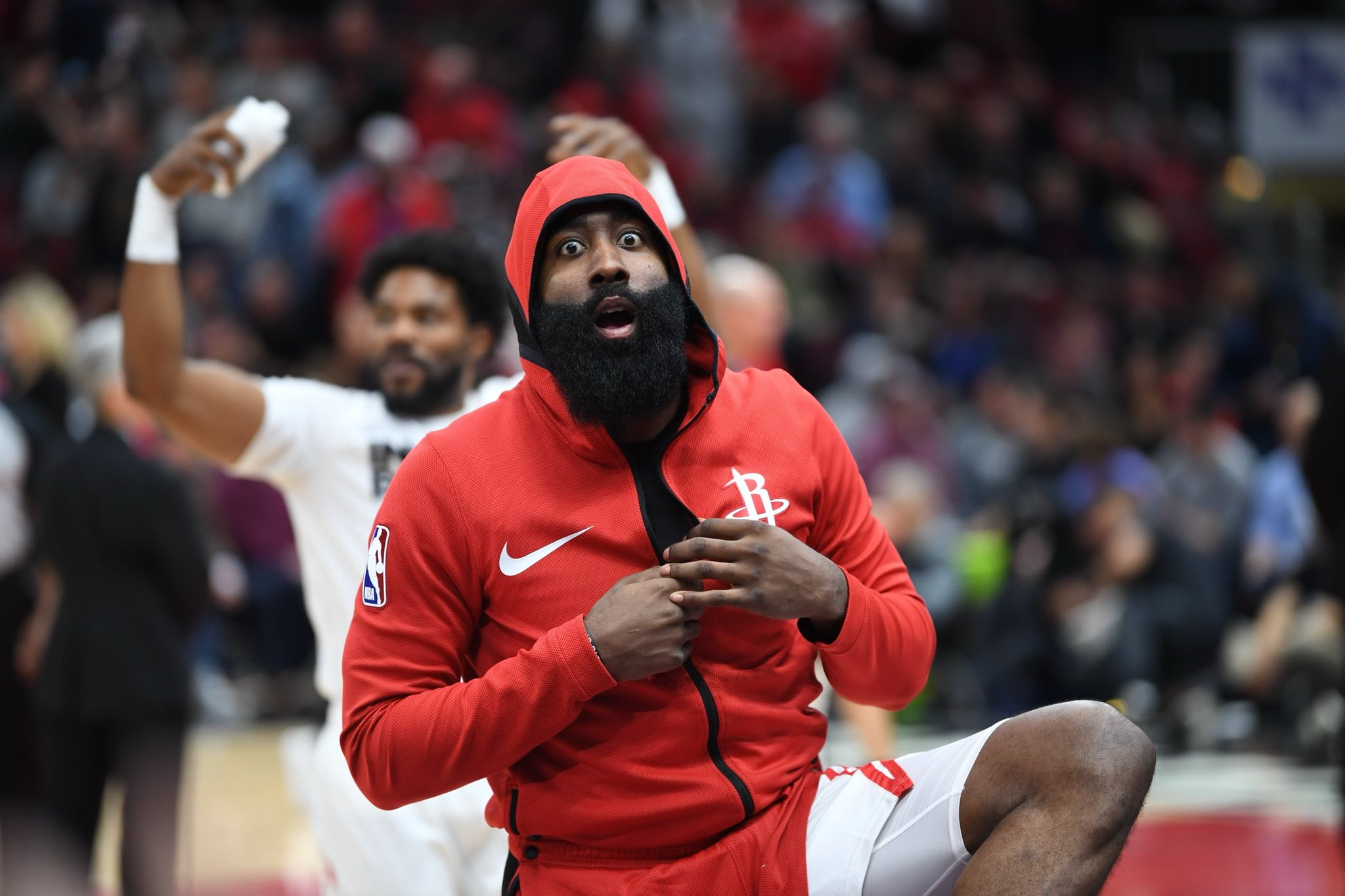 世界冠軍|哈登首次重返火箭球館，提前數小時加練三分，或親手送舊主13連敗