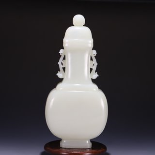 |和田玉双耳盖瓶、