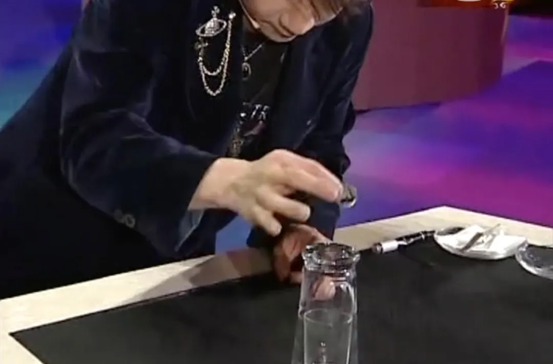 郭德纲|逗笑郭德纲的他,给父母买车买房了