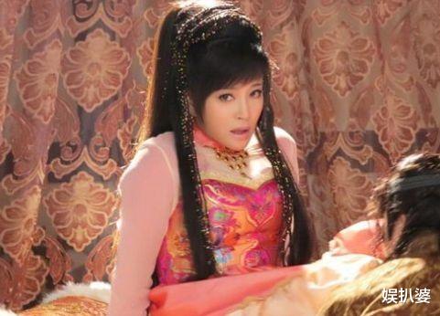 刘晓庆|娱乐圈“强行装嫩”的演员：刘晓庆并不算什么，看到最后想关电视