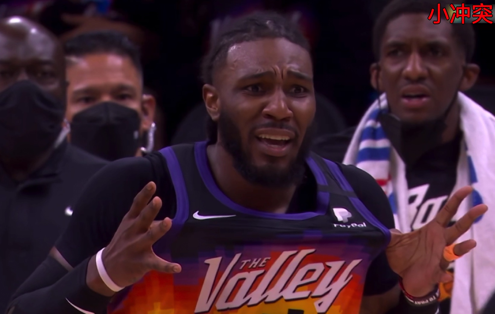 克劳德|乔治倒地酿冲突,莫里斯紧握拳头想要打克劳德,贝弗利表现理智