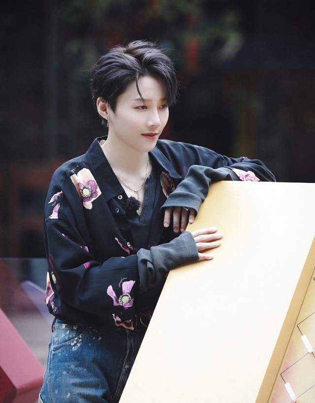 扫黑风暴|知名女星为不当言论道歉！被扒两次代言辱华产品，5天前还拍广告