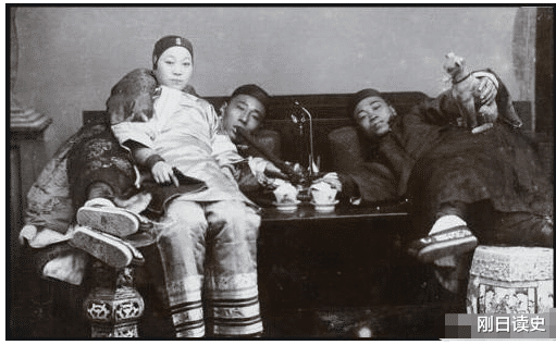 有期徒刑|清朝“宗人府”到底有多恐怖?为何让皇子王爷谈之色变,宁死不去?