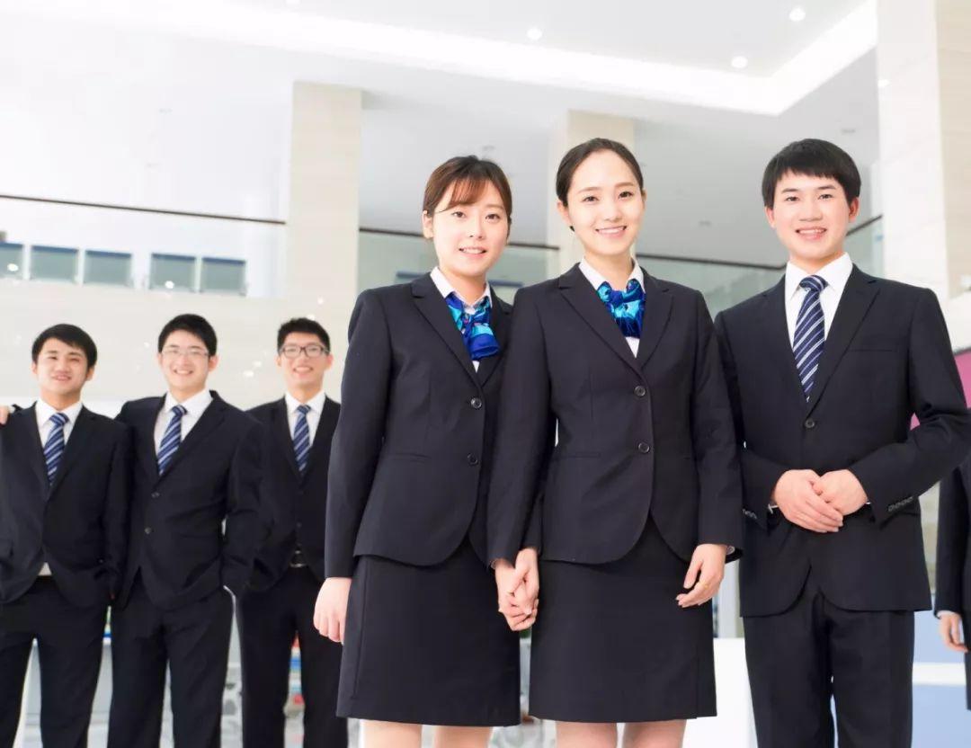 利息 2021年在银行存多少钱，利息相当于一份工资，银行员工算了一笔账