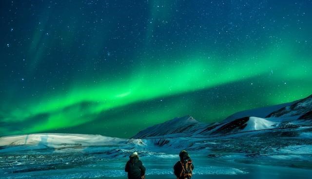 航天员 数百名科学家冰上漂流389天后,带回一个坏消息:北极正慢慢消融