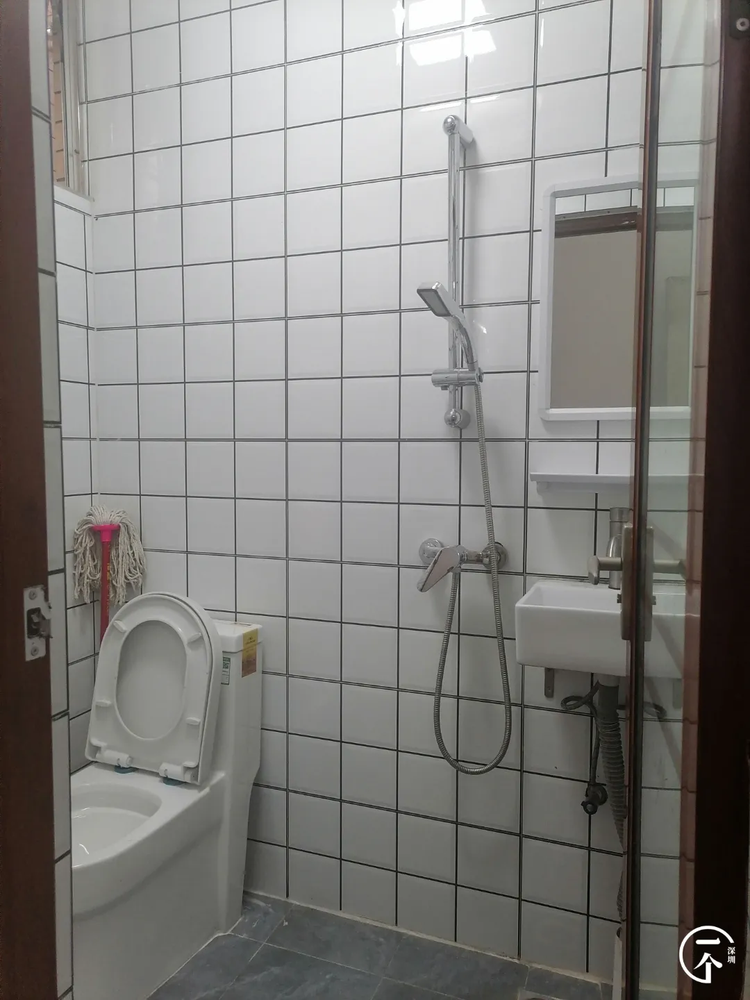 深圳市|深圳妹子勇闯洪浪北租房市场，被中介痛骂！