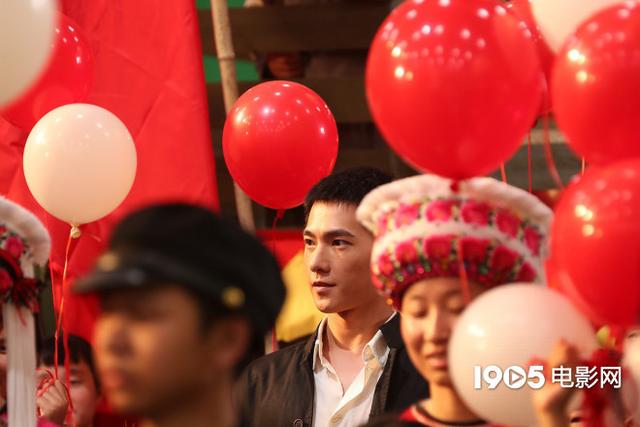 杨洋|杨洋《你是我的荣耀》持续火爆 独家花絮生图回顾