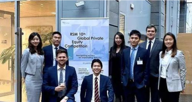 章泽天|比刘强东大5岁的丈母娘长啥样？照片曝光后，网友：怎么叫出口？