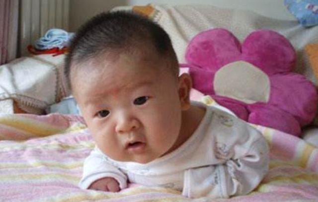 教闲育聊 大人对着婴儿“唠叨”，娃虽不回应也有“意外收获”，别再沉默了