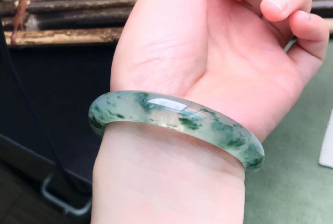 糖果的妈妈|孕妈被婆婆要求摘下婚戒，误会中藏着关心，3类物品孕期别随意戴