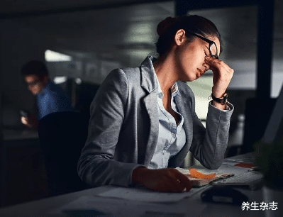 脑梗|爱吸烟的人,“四肢”出现3异常,多半是脑梗,最好检查一下脑CT