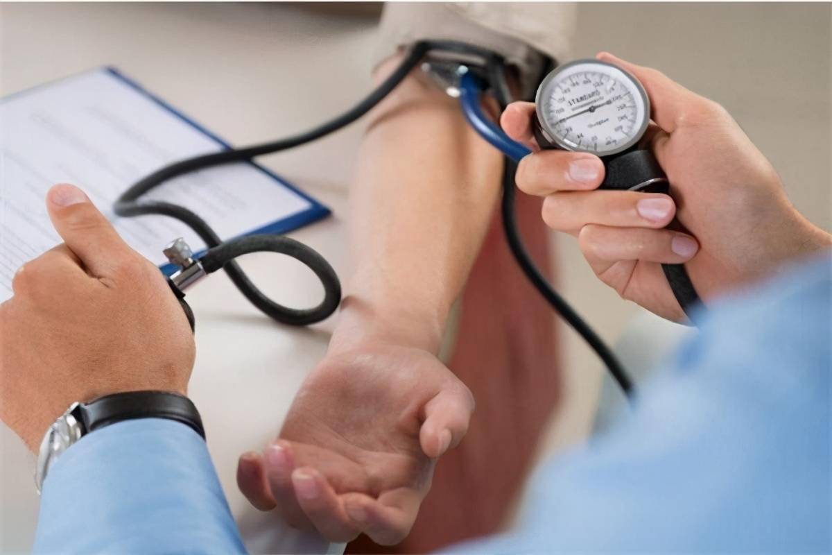 血糖|医生提醒：身体健康的9项指标，不妨对照自测一下，以防万一！