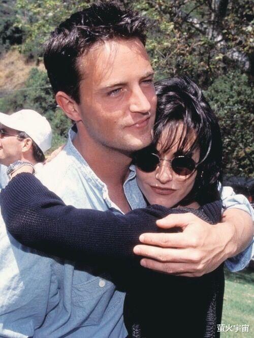 老友记|还记得《老友记》马修吗，52岁异常衰老，背后的故事令人心疼