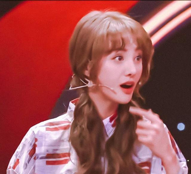 郑爽|郑爽复出有望?与杨紫一同被选为形象大使,与孩子通话争取抚养权