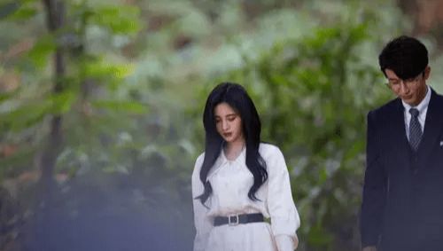 鞠婧祎|鞠婧祎新剧官宣，失忆穿越到郑业成的“手机”，奇妙的恋爱之旅！