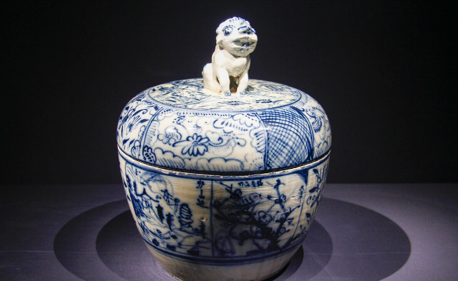 古董|有人称：买古董不能买会“流血”的瓷器，瓷器也会“流血”吗？