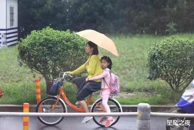 星风之夜 男人蹲监狱两年半,妻子托人问:你想我吗?他的回答让人感叹现实