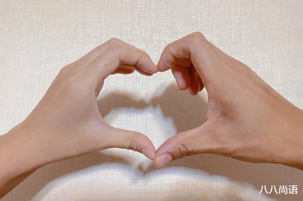 张雨绮|李莎旻子樊凯杰官宣恋情，张雨绮也承认了恋情，还表示姐弟恋很甜